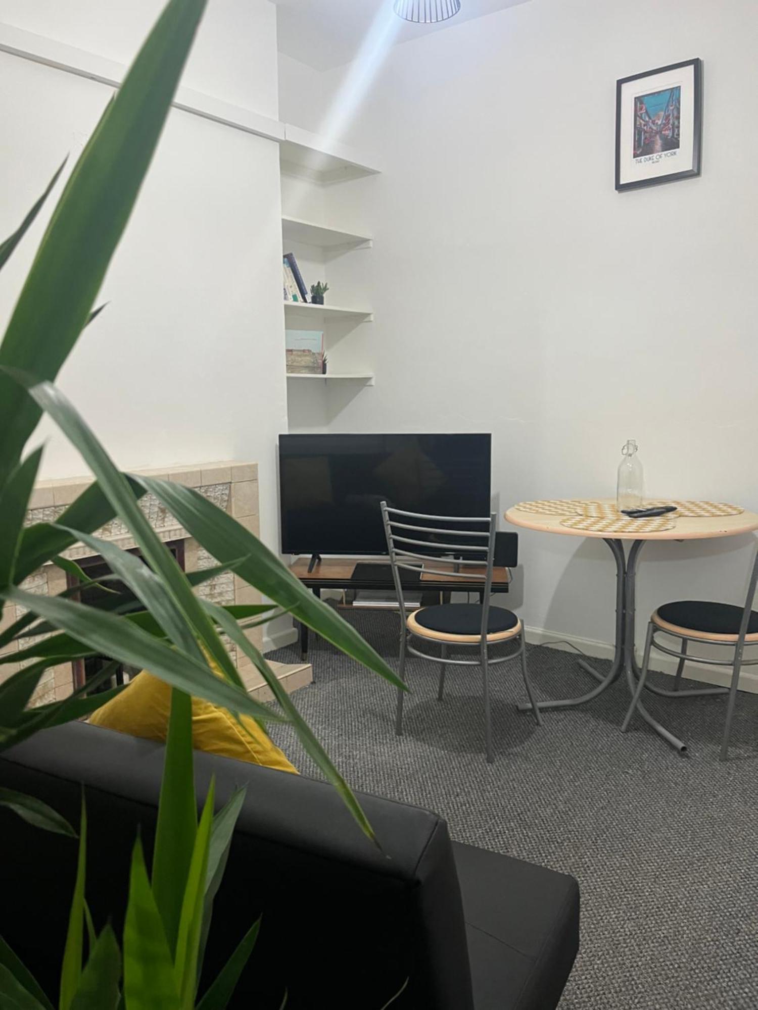 Loganberry Apartment Belfast Esterno foto